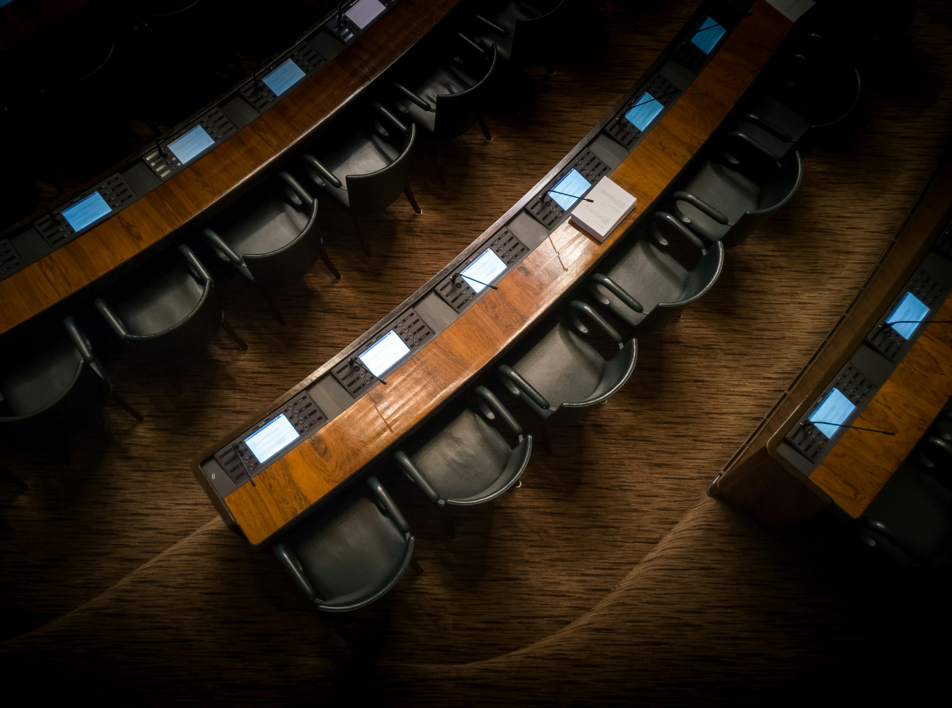 Hémicycle parlementaire vu d'en haut